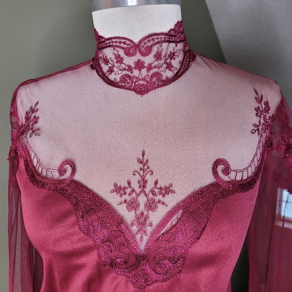 Vintage Eve of Milady Gown Victorian Inspired Lace Illusion Neckline Romantic - Picture 3 of 11